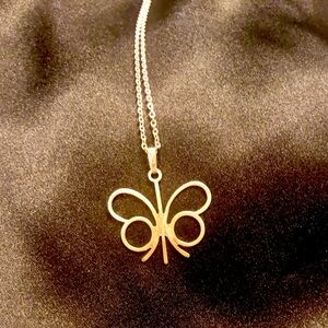 Vintage Sara Coventry Silver Butterfly Necklace in Near Perfect Condition.